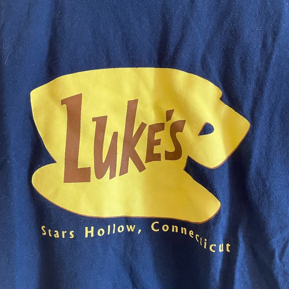 SOLD❤️ Gilmore Girls Luke’s Diner shirt - Picture 2 of 6